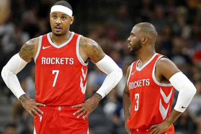 水晶宫与斯特拉斯堡赛前，维埃拉现身法国酒吧和球迷一起观战（水晶宫战斯特拉斯堡前，维埃拉现身法国酒吧与球迷同看比赛）