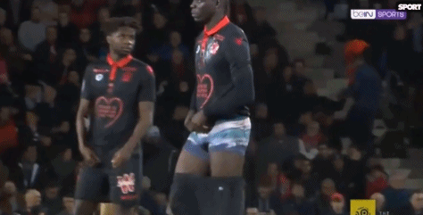 马卡：维尼修斯和皇马续约谈判远未达成，期限与年薪上有分歧