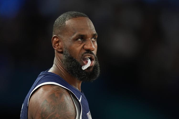 欧预赛门将零封榜：皮克福德7次第一、乌奈-西蒙5次第二（欧预赛门将零封榜：皮克福德7次居首，乌奈-西蒙5次位列第二）