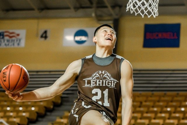 利物浦直接加点钱拿维尔茨去和皇马换修斯算了（利物浦再添点转会费，用维尔茨同皇马交换维尼修斯不就行了）