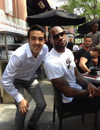 罕见！阿根廷球员骂梅西：没想到你是德保罗的跟屁虫（罕见一幕：阿根廷球员怒怼梅西，称其成了德保罗的跟班）