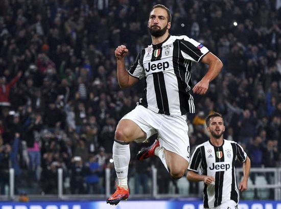 木塔力甫：邵导一直鼓励我们要有更高的目标、要前往欧洲发展（木塔力甫：邵导鼓励我们志在高远，进军欧洲）