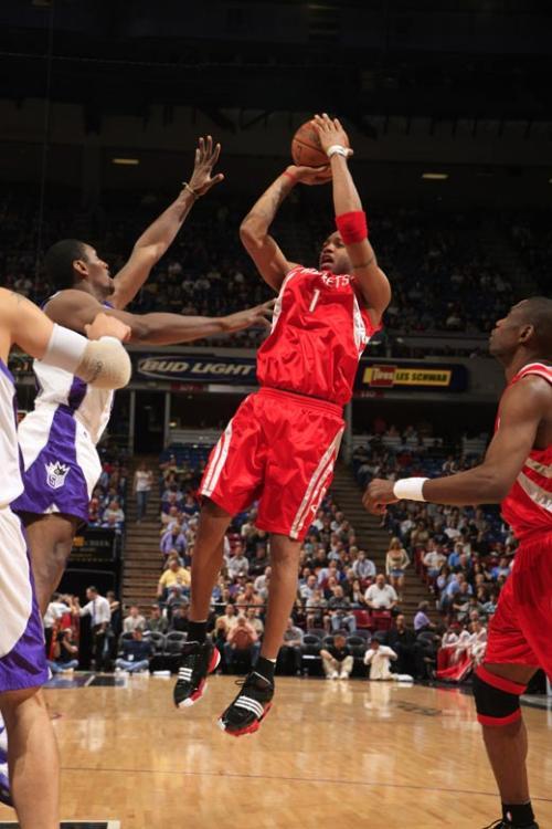 莫雷托：要看到莱万加盟米兰存在不止一个很难克服的障碍（莫雷托：莱万转投米兰困难重重，阻碍绝非仅一项）