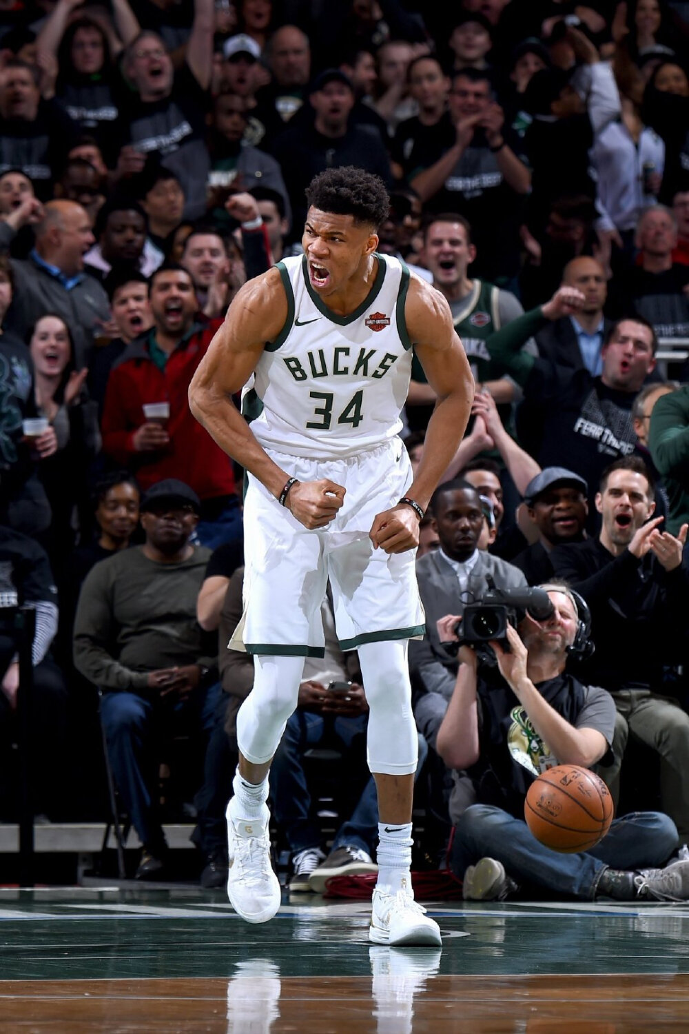 球迷：这队就是来收人头的（球迷吐槽：这队就是来刷数据的）