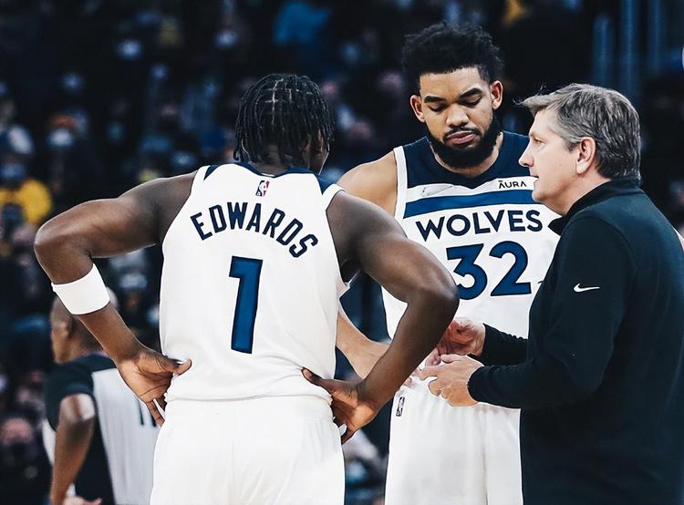 云南玉昆官宣续约赵宇豪徐宏杰 共绘足球新篇章（云南玉昆宣布与赵宇豪、徐宏杰续约 携手开启绿茵新征程）