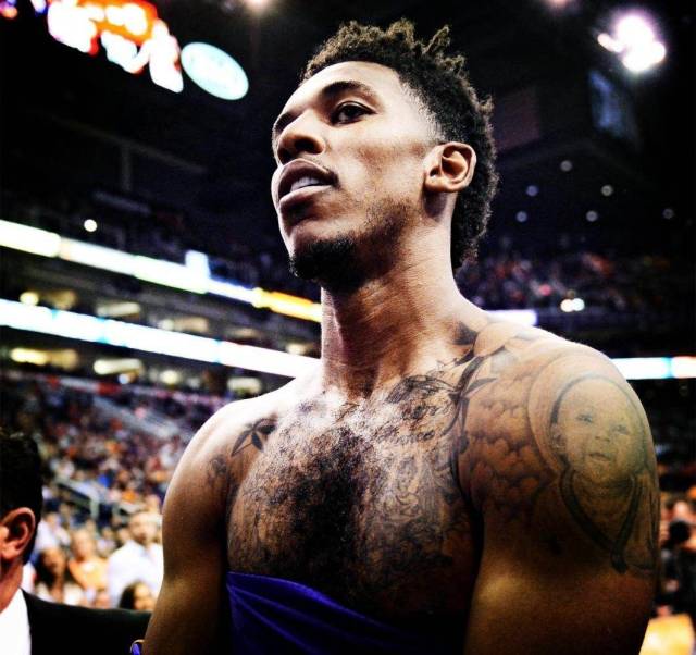 官方：凯塞多踩踏对手染红停赛3场 盖耶掌掴队友停赛2场（官方通报：凯塞多踩踏染红禁赛三场，盖耶掌掴队友禁赛两场）