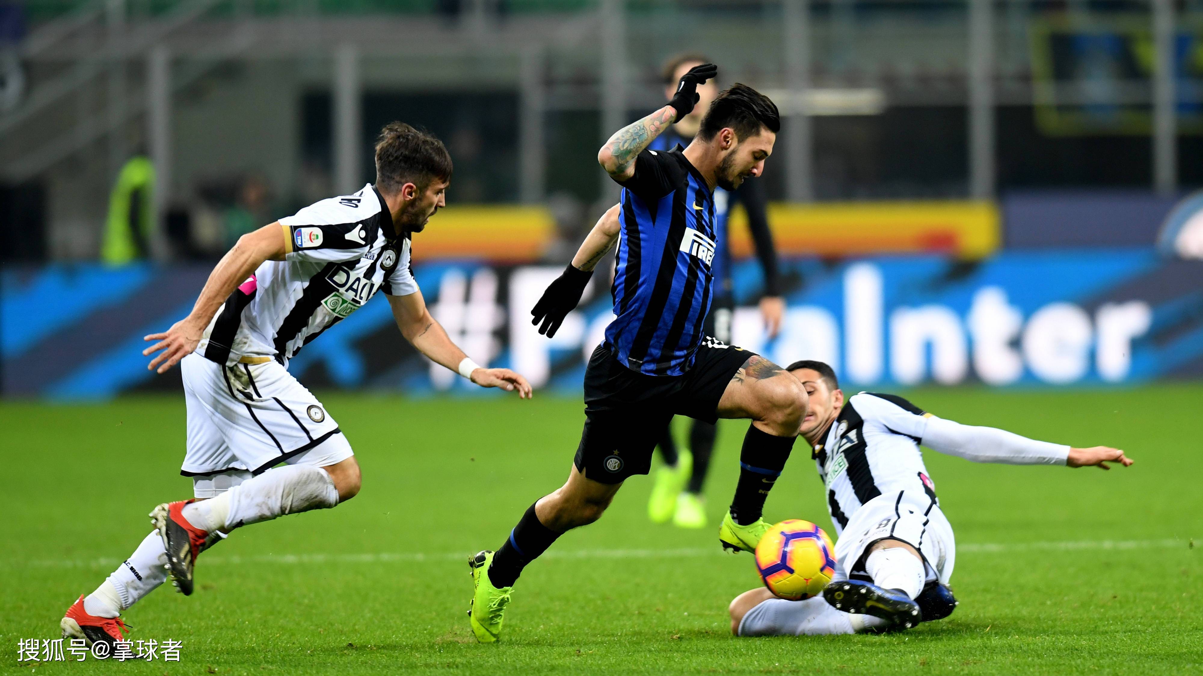 因排名垫底多名球员家人遭死亡威胁，佛罗伦萨官方表示谴责（球队垫底致多名球员家属遭死亡威胁，佛罗伦萨俱乐部发声谴责）