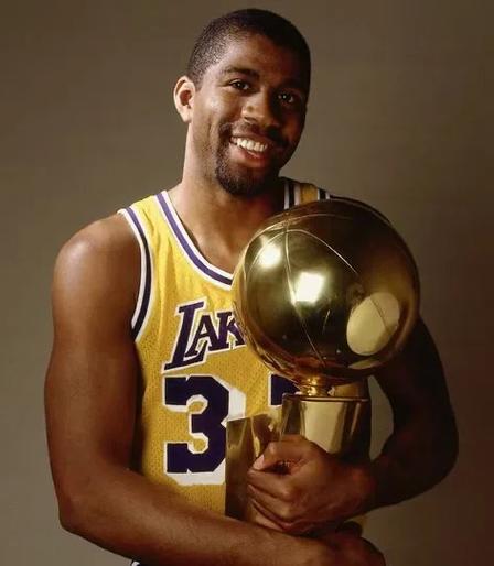 法尔克：若温哥华白浪夺冠穆勒将获30万欧，奖金和在拜仁一样（法尔克：温哥华白浪若登顶，穆勒将拿30万欧奖金，与在拜仁相同）