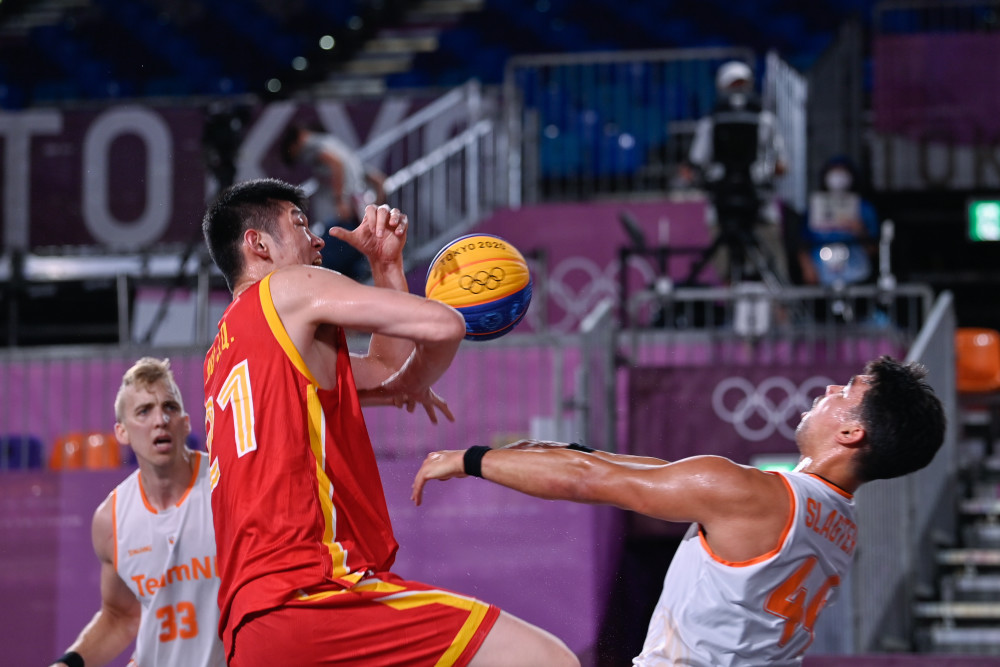 动漫展示欧冠新一轮第一比赛日的结果：（动画图解欧冠新一轮首日赛果）