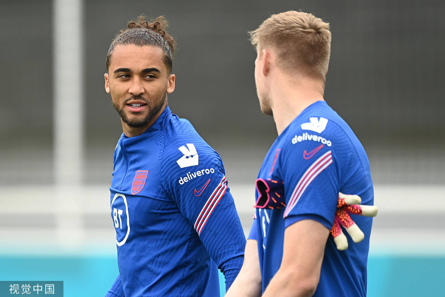 喀麦隆非洲杯大名单：姆伯莫领衔，巴索戈在列，奥纳纳无缘（喀麦隆非洲杯名单出炉：姆伯莫领衔，巴索戈入选，奥纳纳落选）